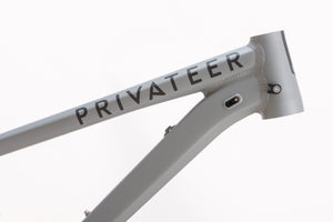 Privateer top tube grey