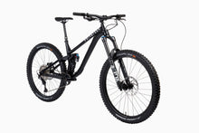 Load image into Gallery viewer, Privateer 161 Shimano XT Bike in Black